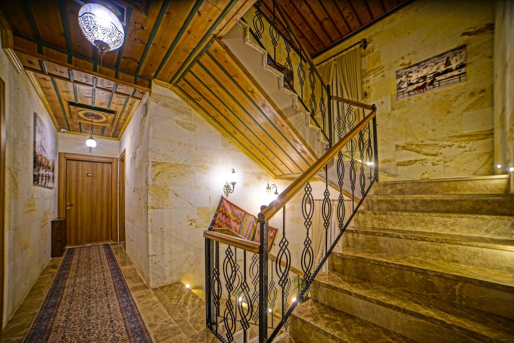 Milat Cave Hotel 34/50