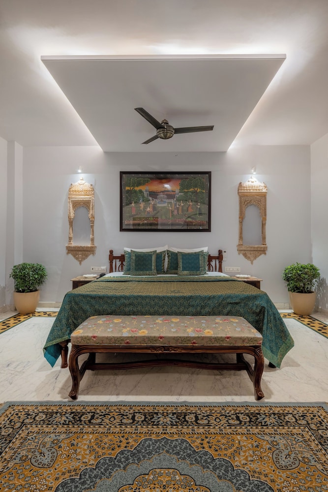 Rajasthan Palace Hotel 24/50