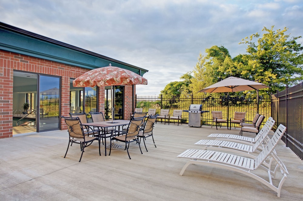 Holiday Inn Express Hotel Suites Dyersburg 38/41