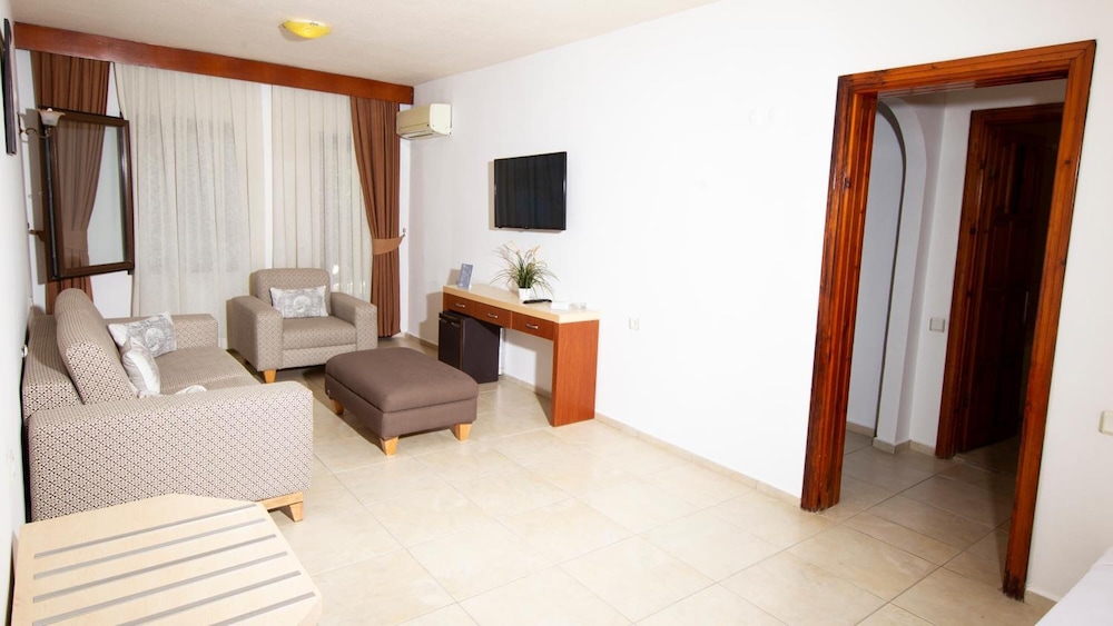 Flora Bodrum Hotel 38/63