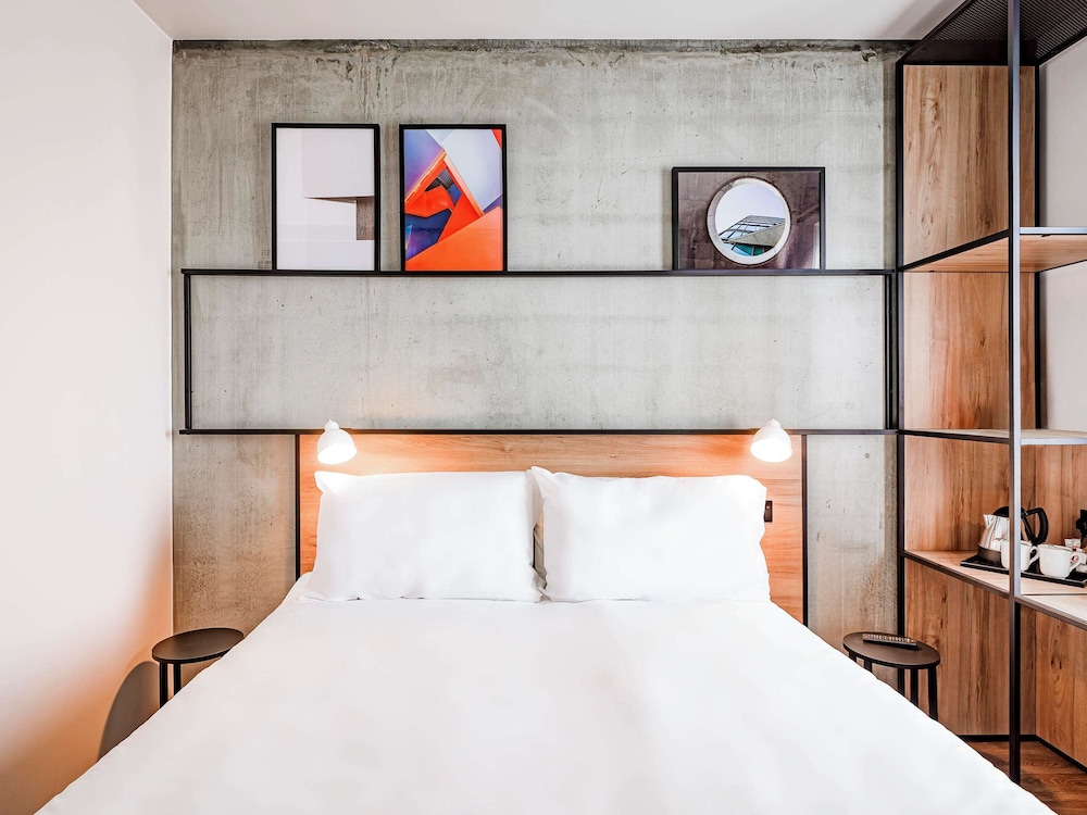 Ibis Bridgwater 21/73