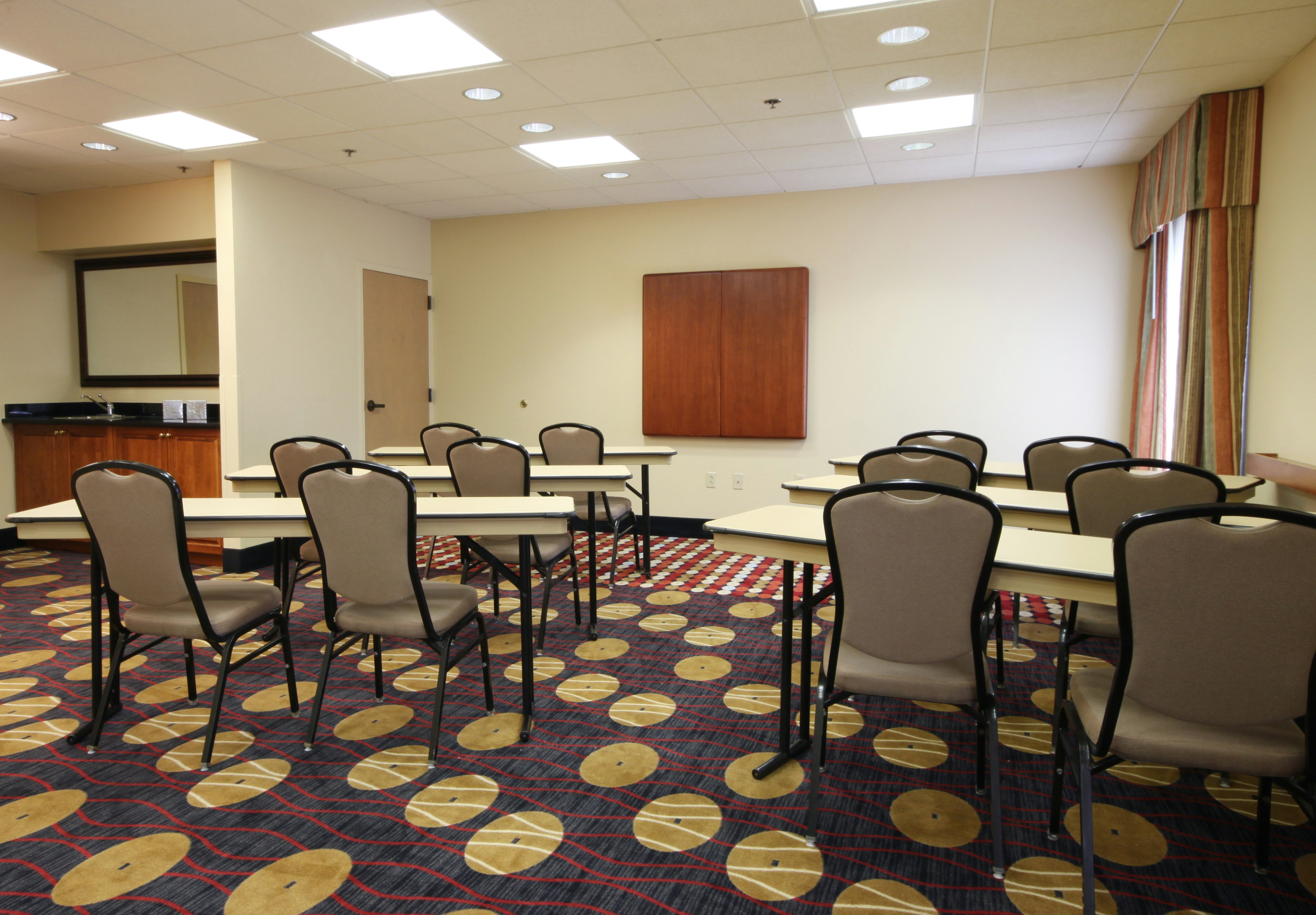 Hampton Inn Champaign/Urbana 56/63