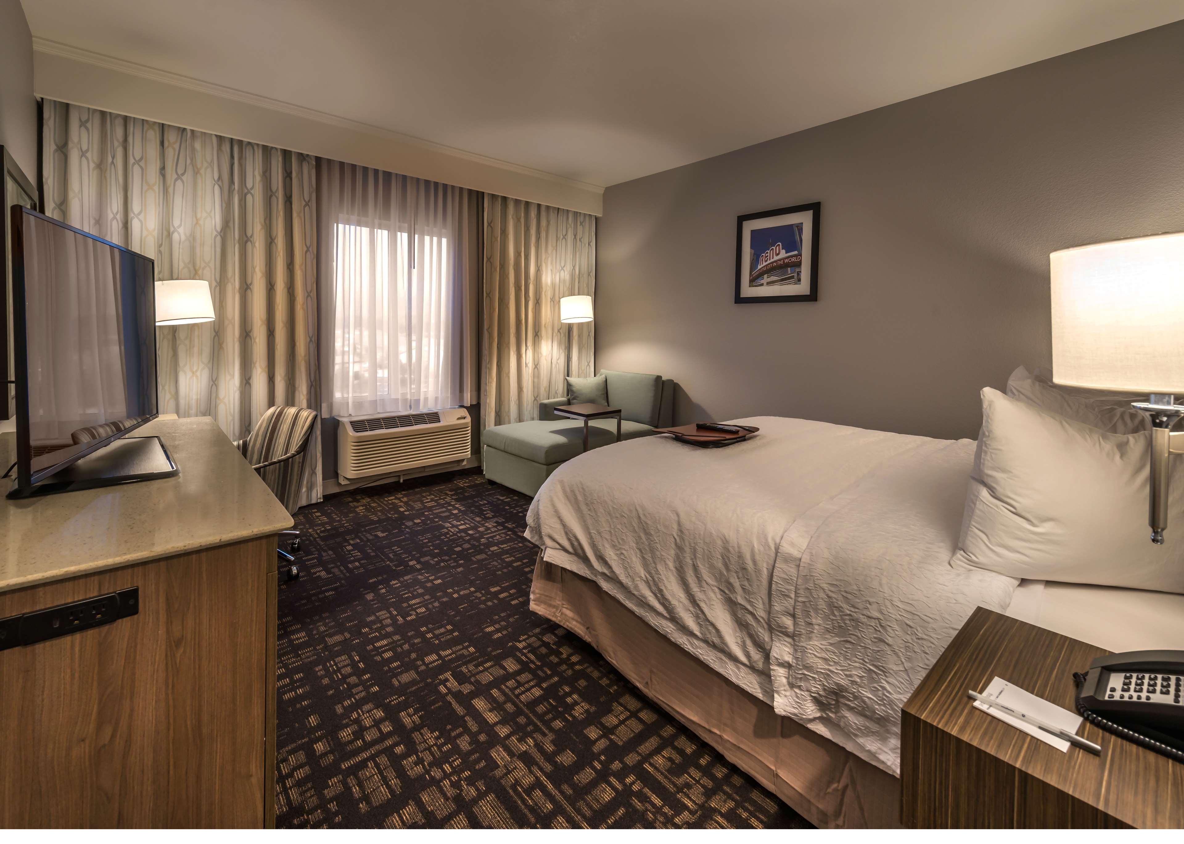 STUDIO, KING BED, SOFA, ACCESSIBLE