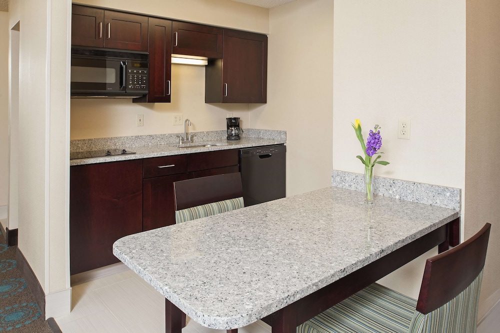 Larkspur Landing Hotel South Bend 10/50