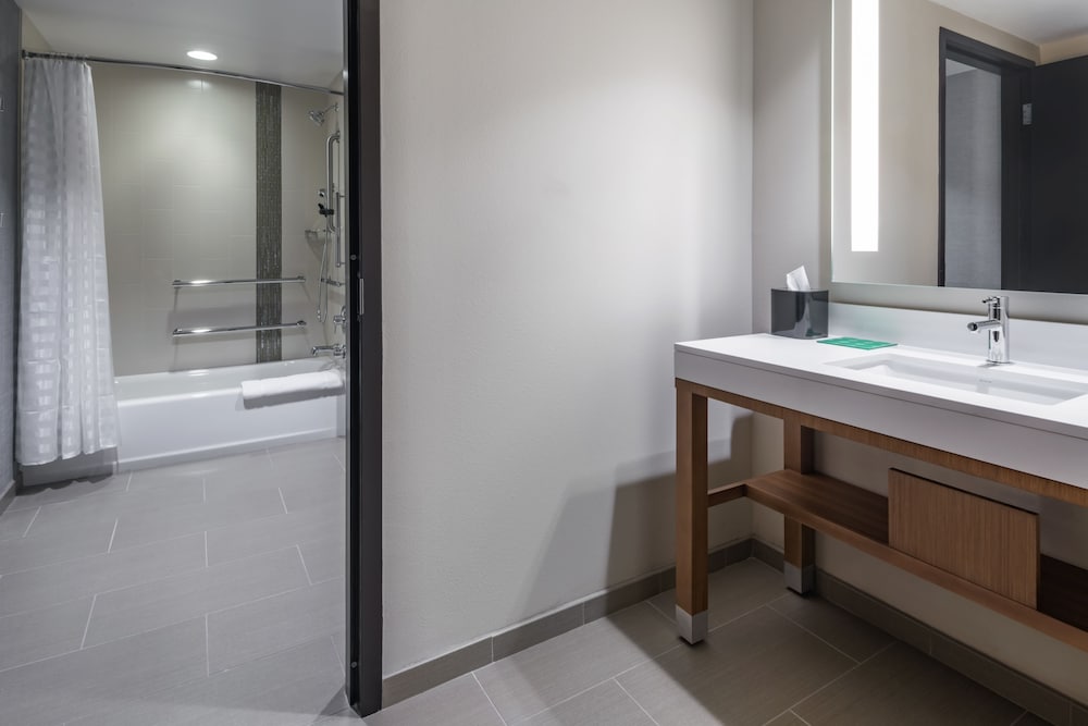 Hyatt Place Provo 58/60