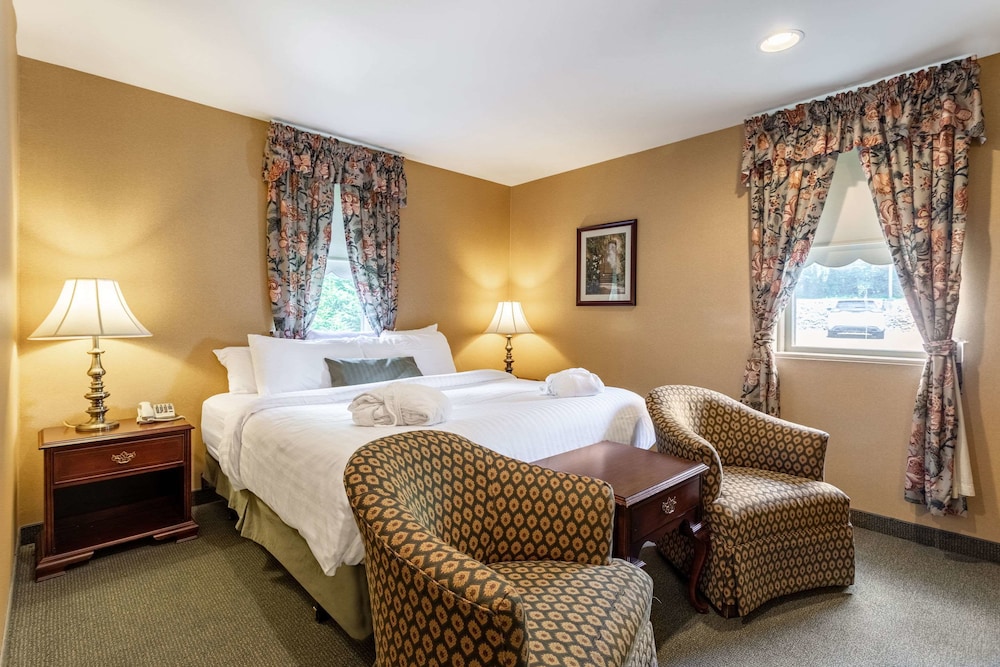 Traditions Hotel Spa Ascend Hotel Collection 12/35