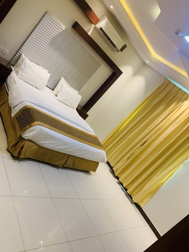 أجنحة طوق(Tooq Suites) 20/50