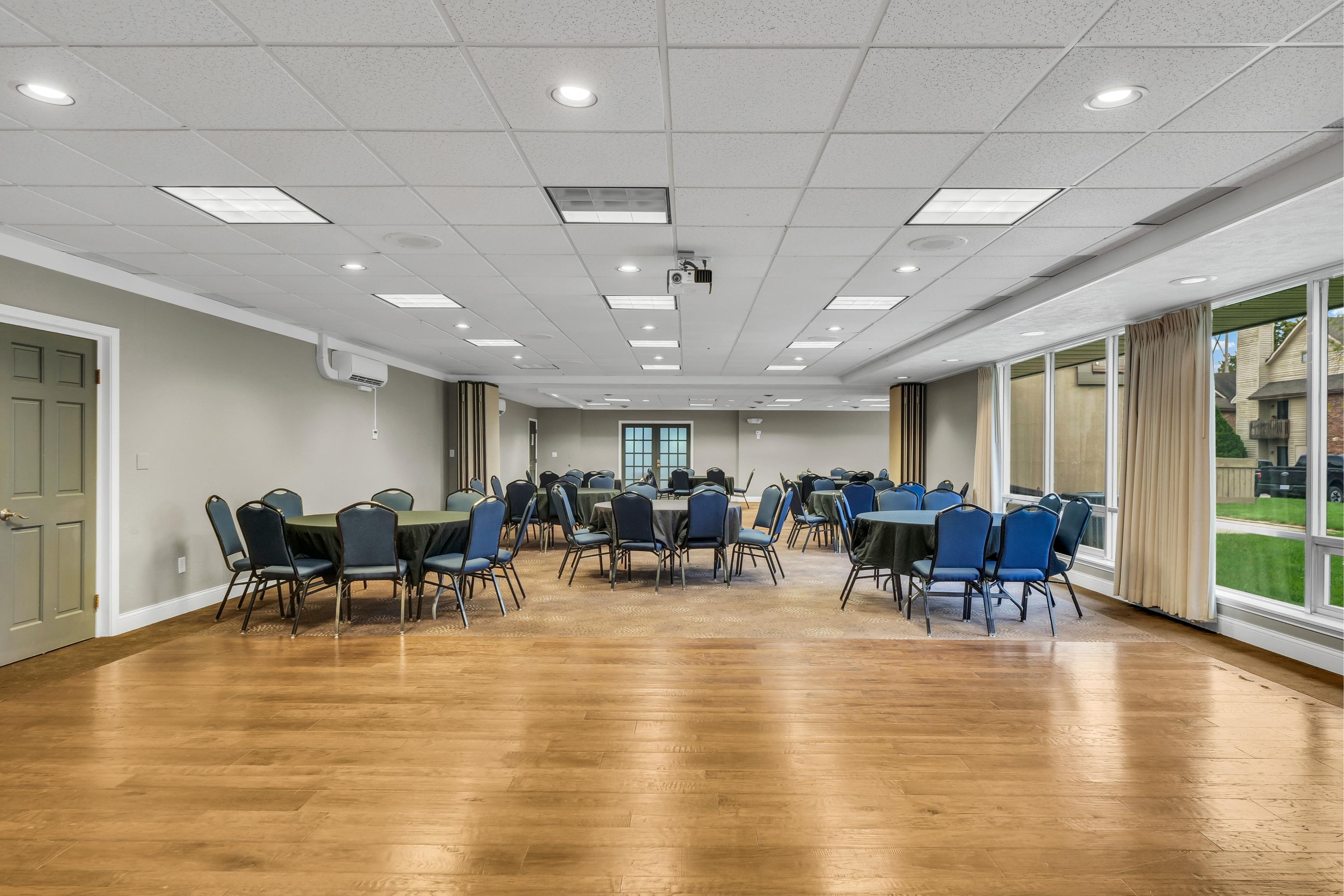 Red Lion Inn & Suites Urbana 32/60