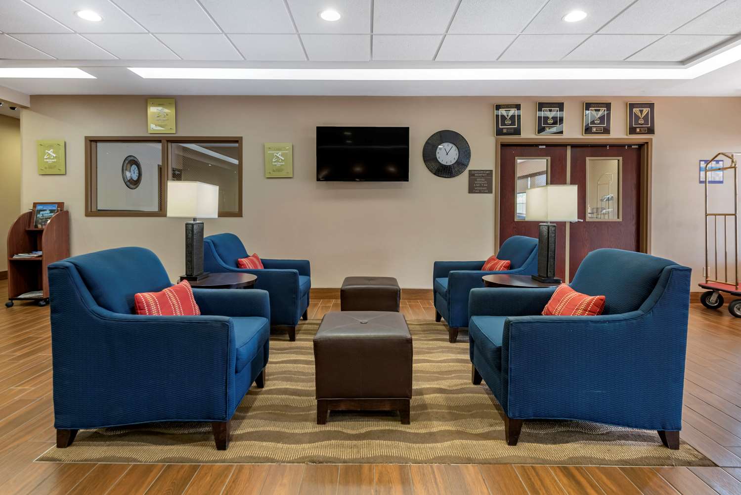 Comfort Inn & Suites Farmington Victor 10/17