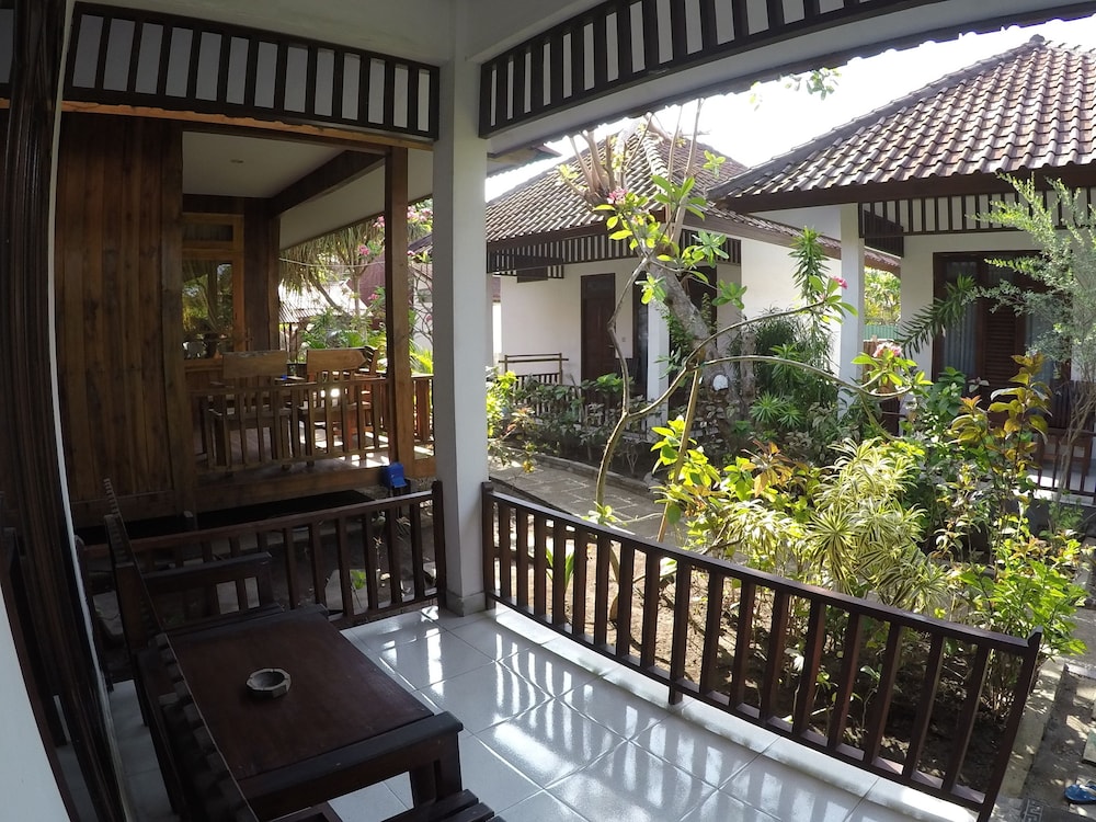 Gili Smile Bungalows 6/50