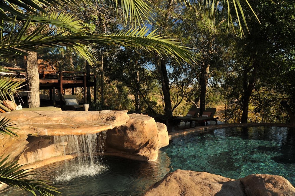 Lukimbi Safari Lodge 12/49