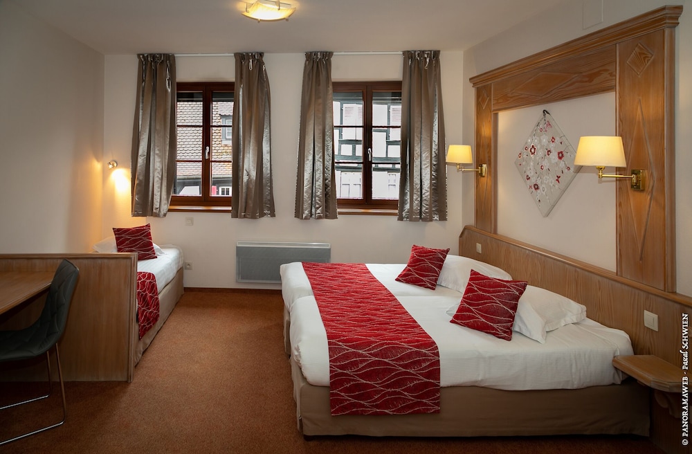 HOTEL DE LA CLOCHE 14/46