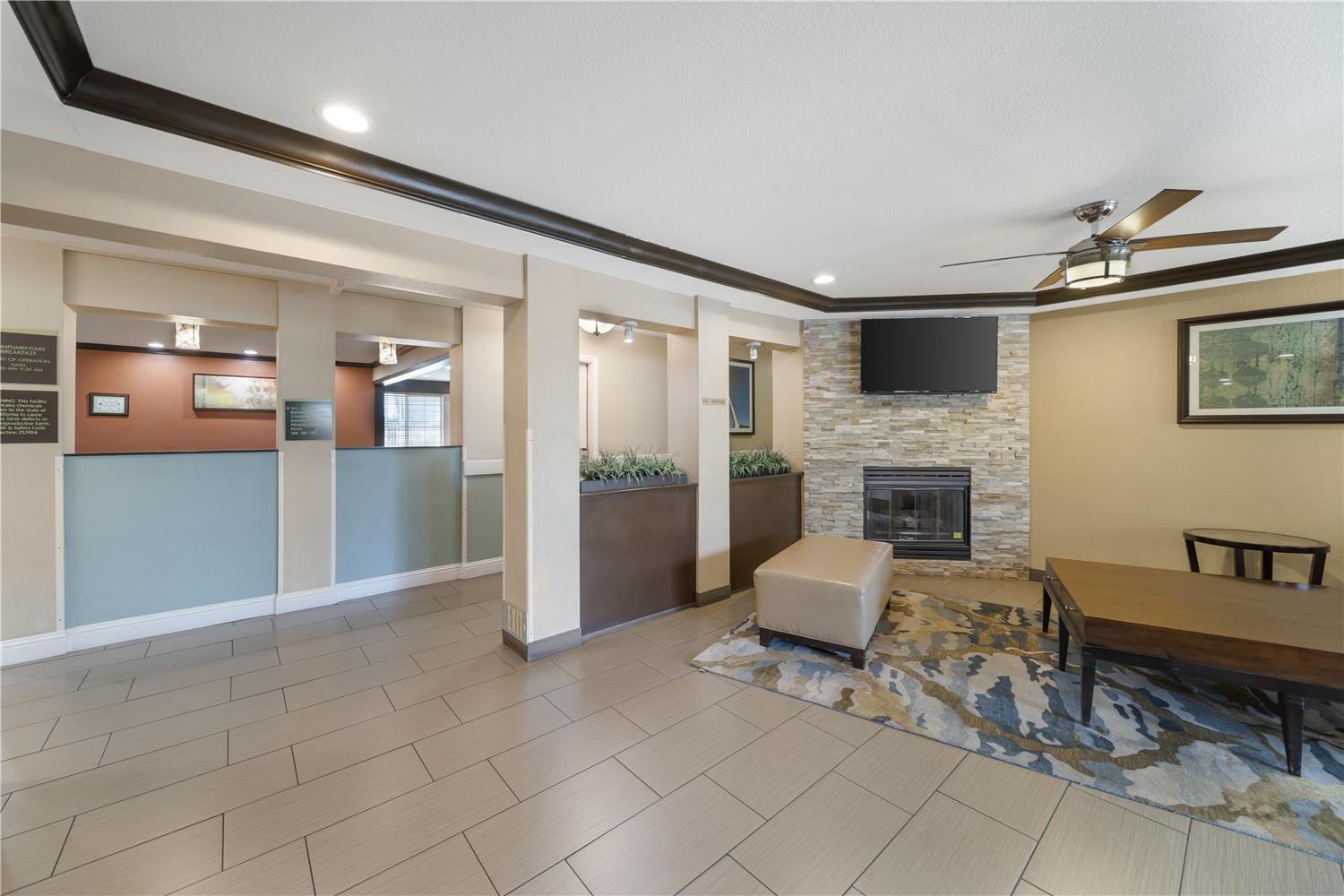 Best Western Plus Twin View Inn & Suites 3/16