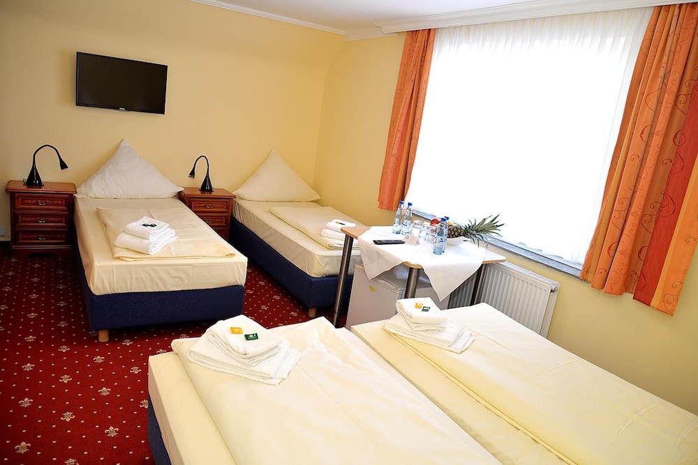 Hotel Neugrabener Hof 4/23