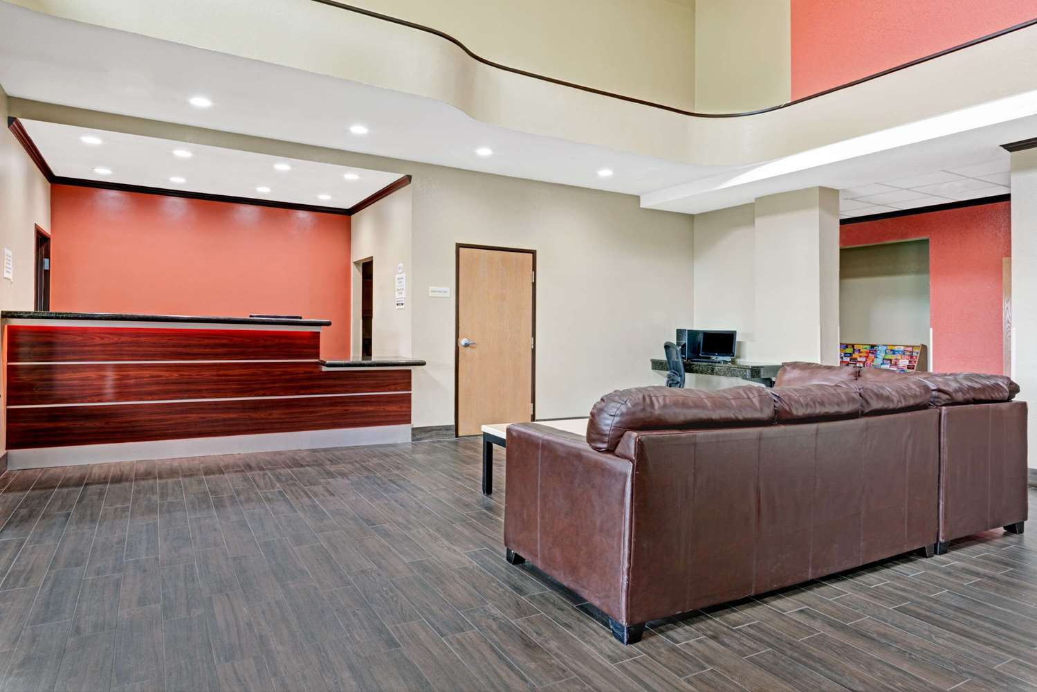 Super 8 By Wyndham San Antonio/Alamodome Area 9/38