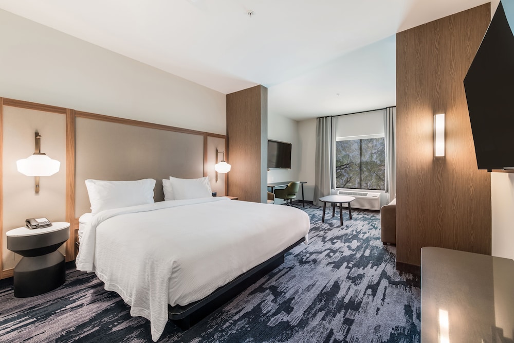 Fairfield Inn & Suites by Marriott Knoxville Clinton 8/33