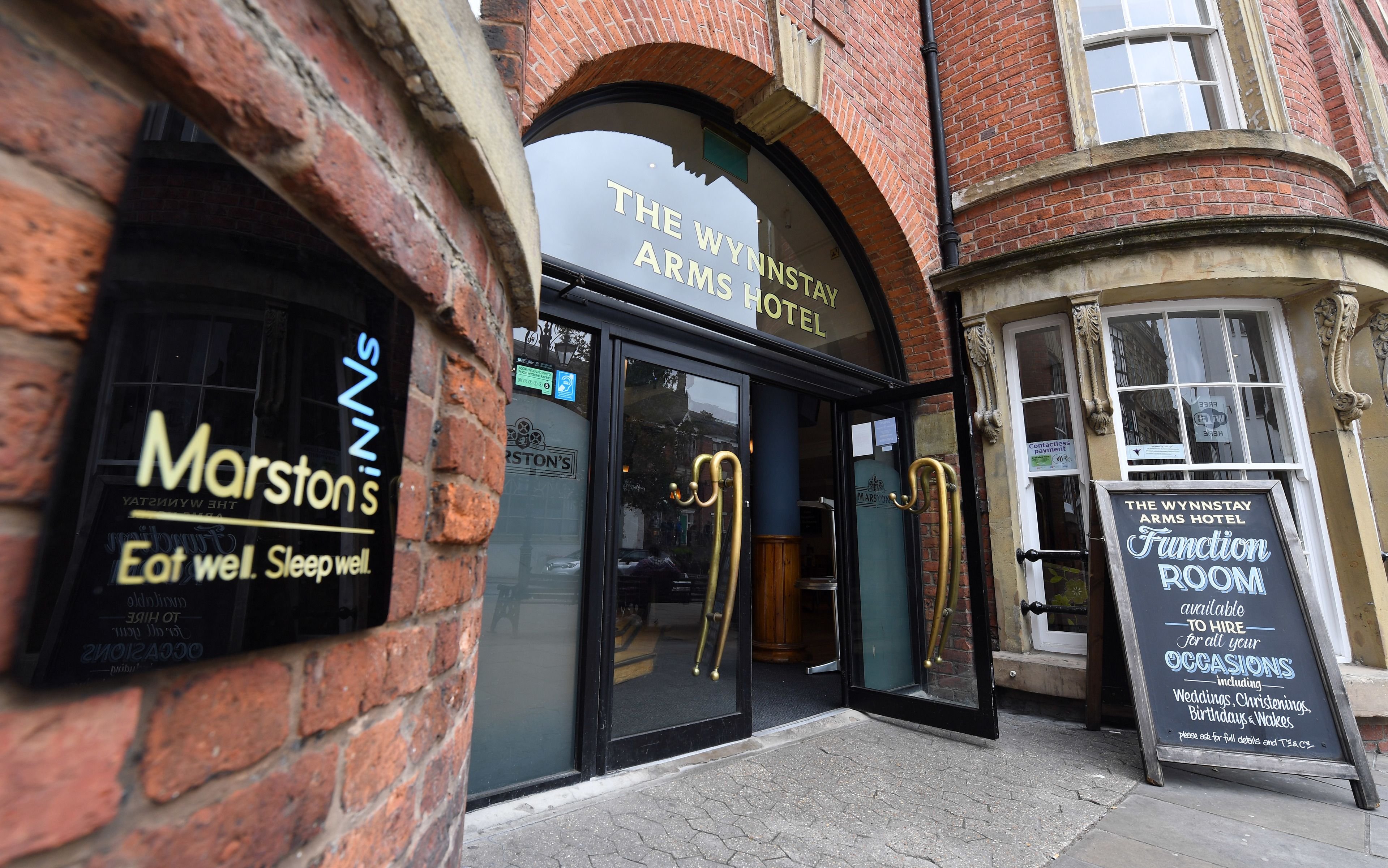 Wynnstay Arms Hotel by Marstons Inns 4/9