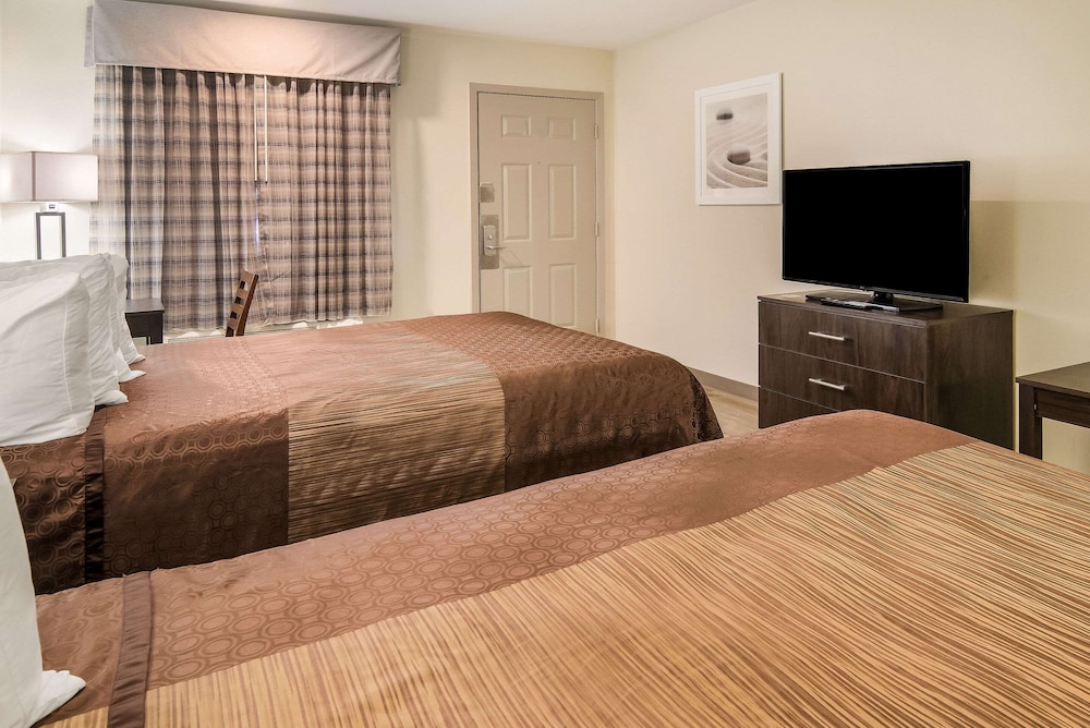 Quality Inn & Suites Dallas-Cityplace 11/23