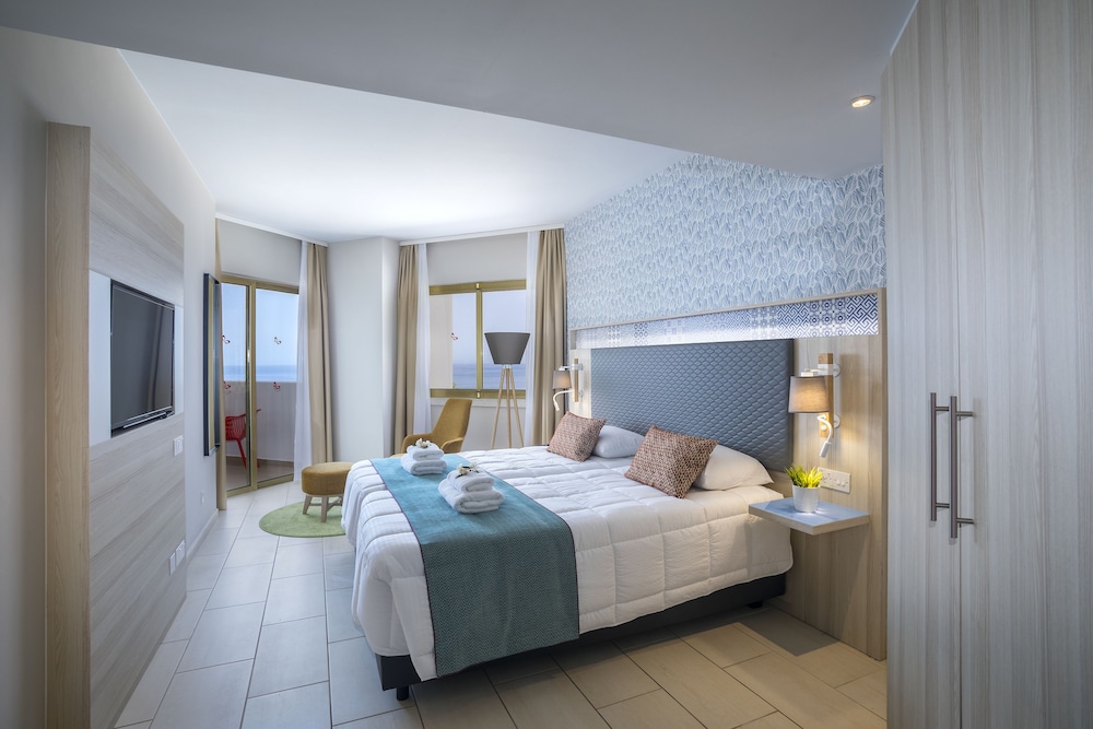 Executive Suite Sea View