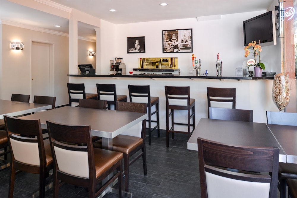 Best Western Hollywood Plaza Inn - Hollywood Walk of Fame Hotel-LA 28/37