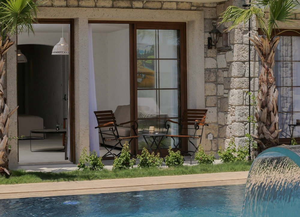 Avalon Boutique Hotel & Suites 32/59