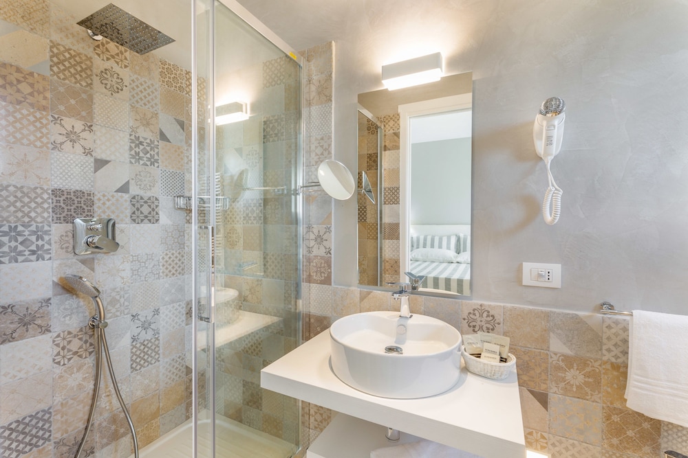 Tenuta Petra Bianca 28/32