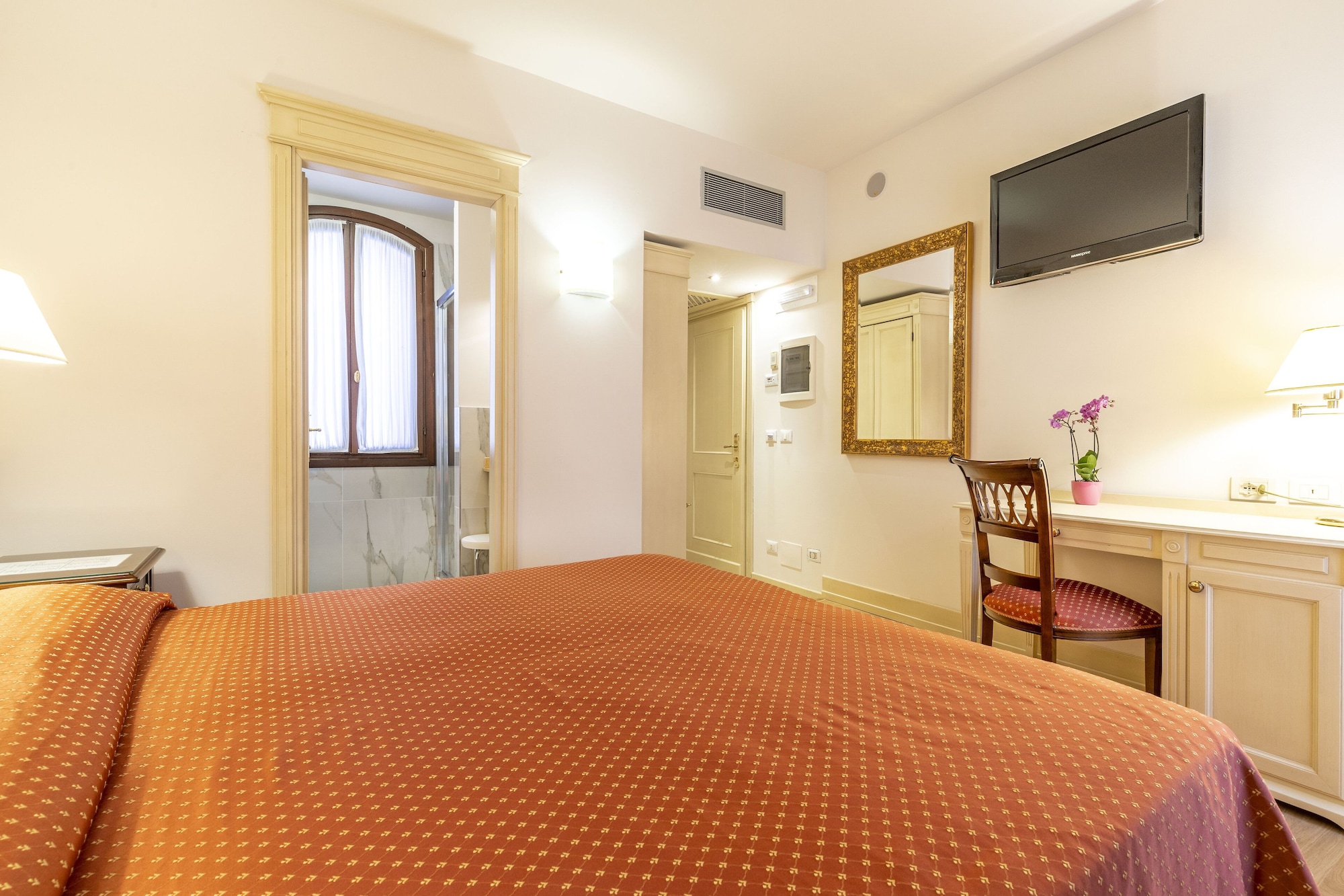 CLASSIC, DOUBLE OR TWIN BED