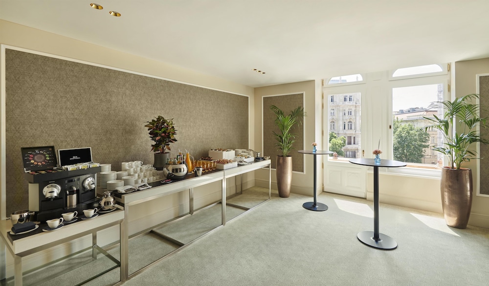 Parisi Udvar Budapest-Unbound Collection By Hyatt 6/50