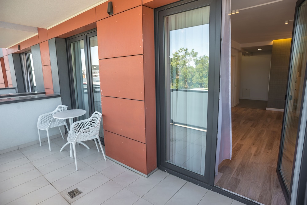 Uba Aparthotel 50/50