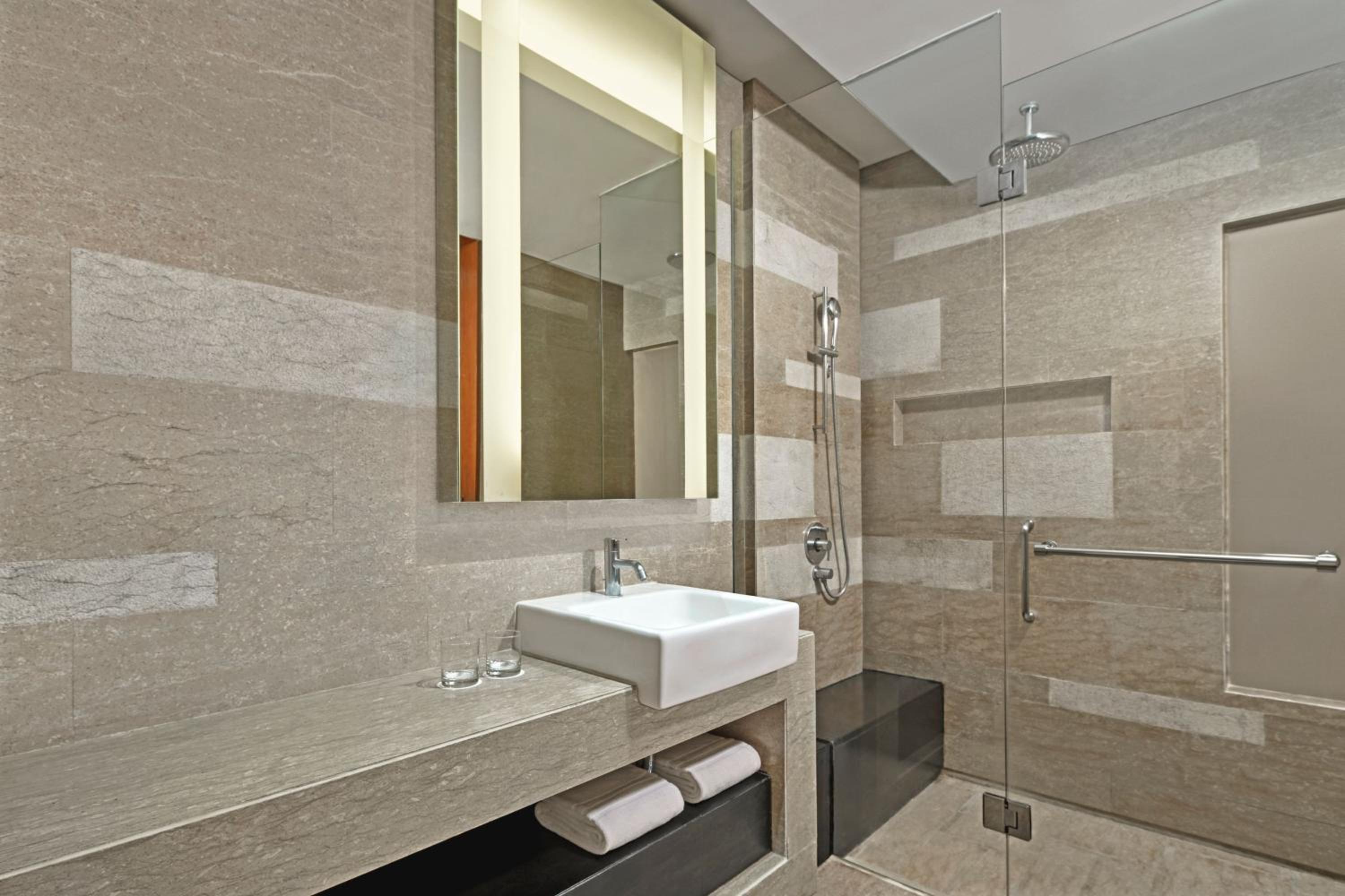 Deluxe, Double Bed, Terrace, Pool Access، Courtyard By Marriott Bali Nusa Dua Resort 3/3