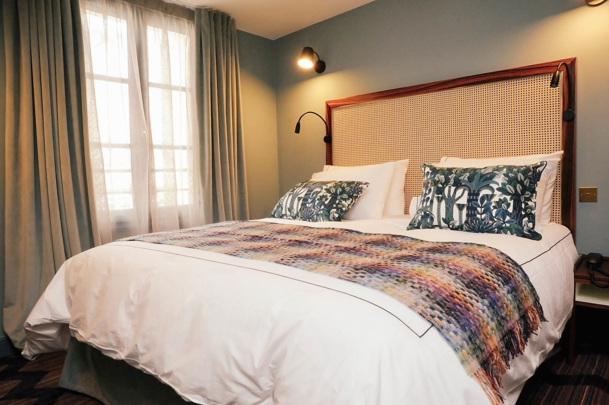 COUTURE, DOUBLE BED