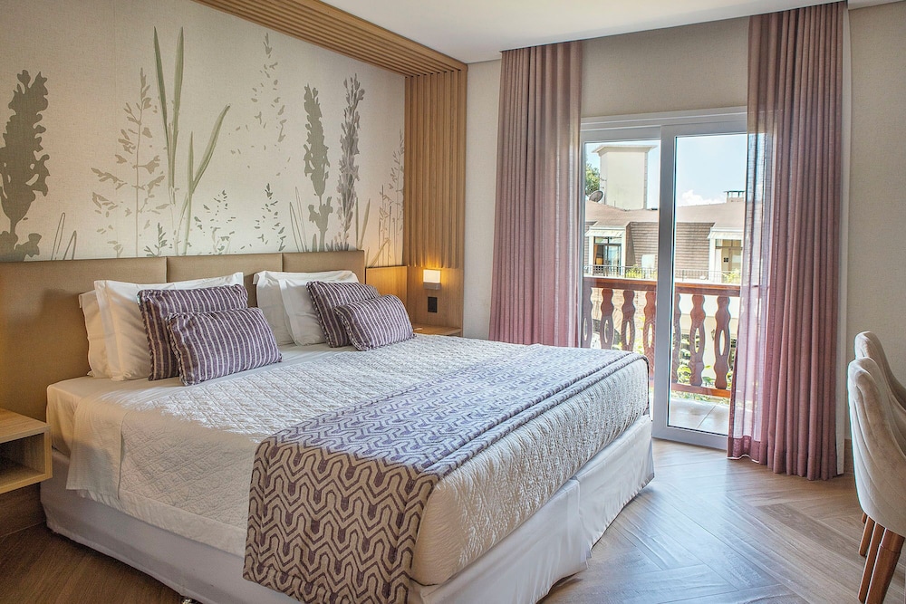 PLUS, PREMIUM, DOUBLE BED, SAUNA