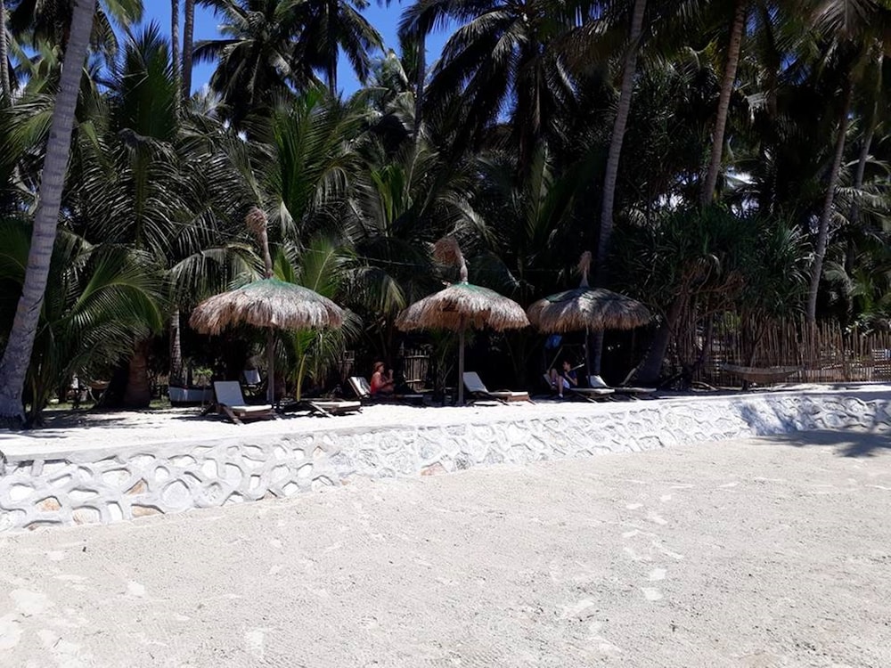 Peace & Love Beach Club 42/46