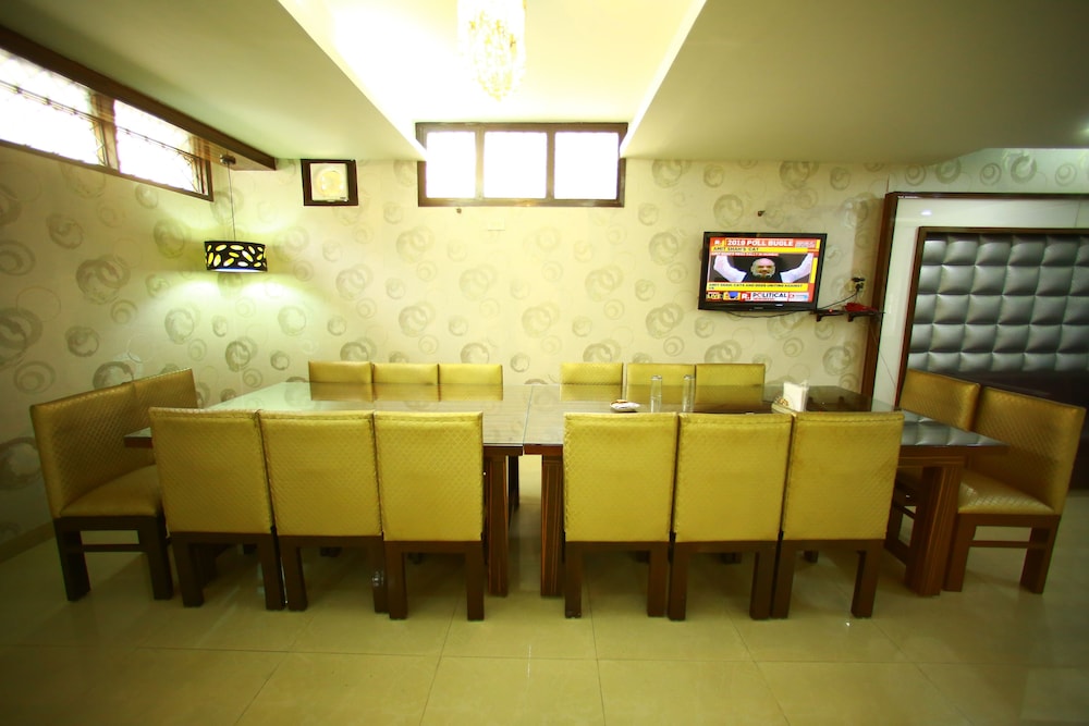 Sundeep Inn 42/46