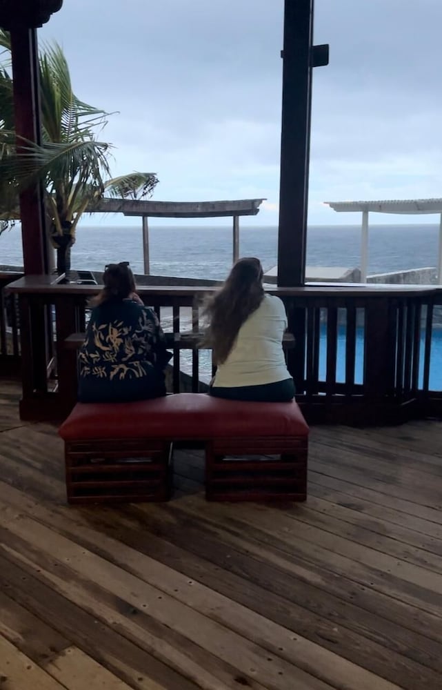 Lands End Hotel 51/71