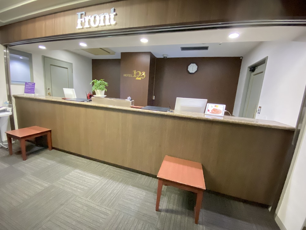 Hotel 1 2 3 Kokura 8/68