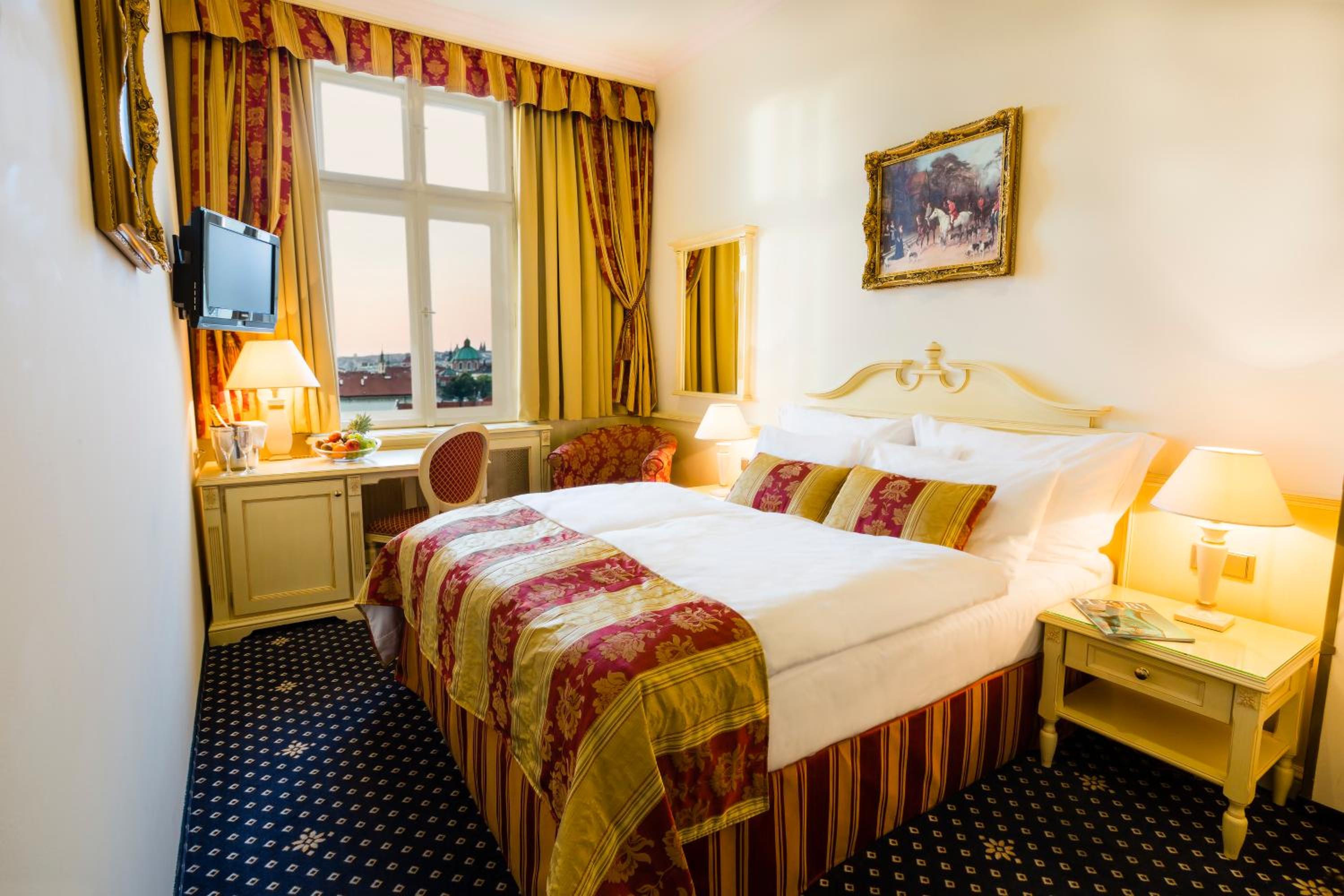 غرفة ديلوكس بسرير مزدوج أو سريرين منفصلين، Luxury Family Hotel Royal Palace 4/5