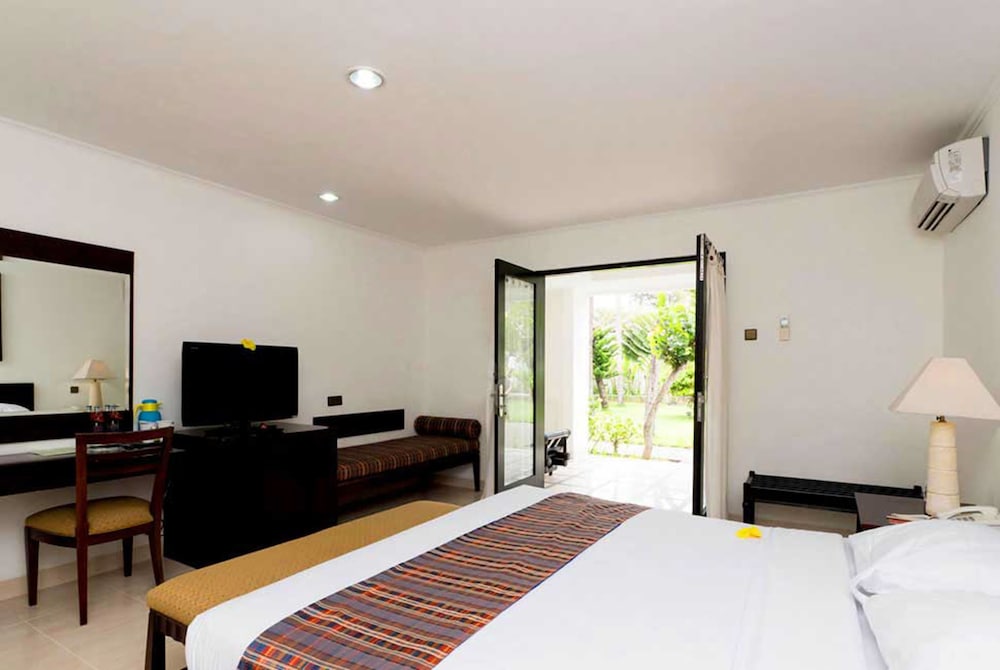 Legong Keraton Beach Hotel 18/70
