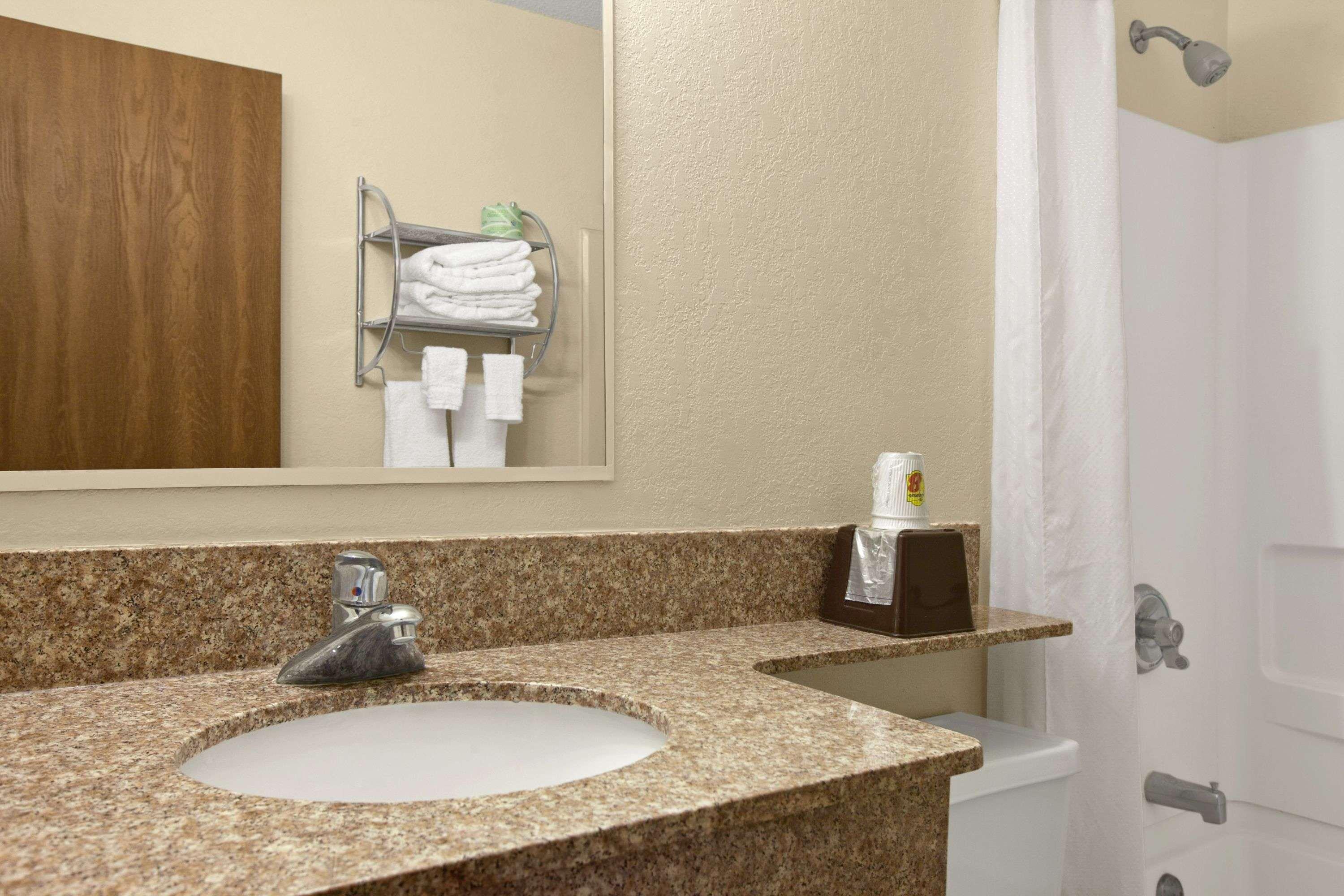 Quality Inn Jackson North 37/40