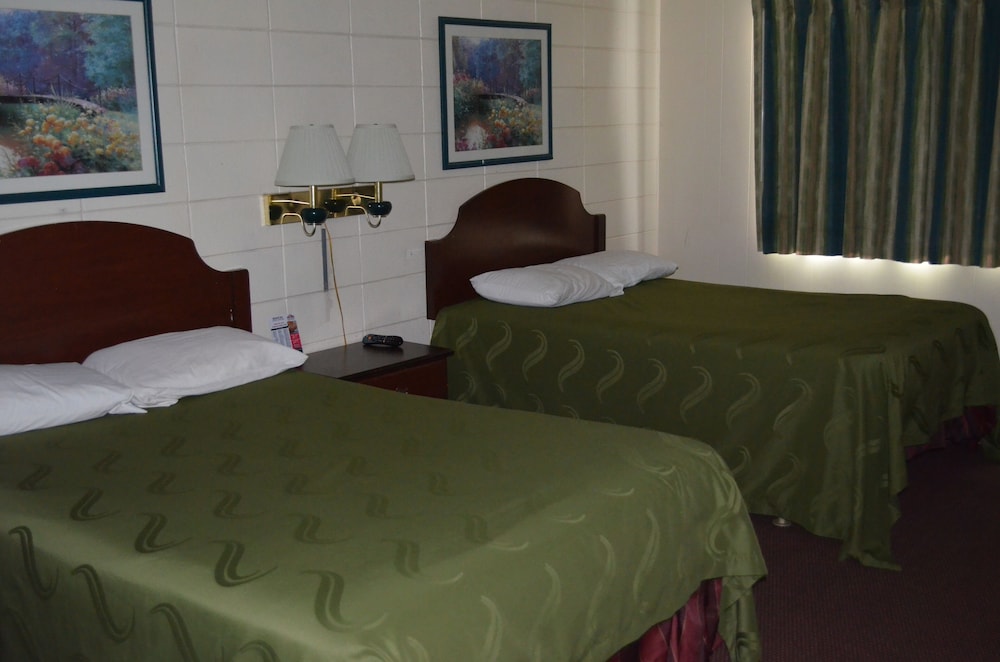 Grand Inn Fargo 22/32