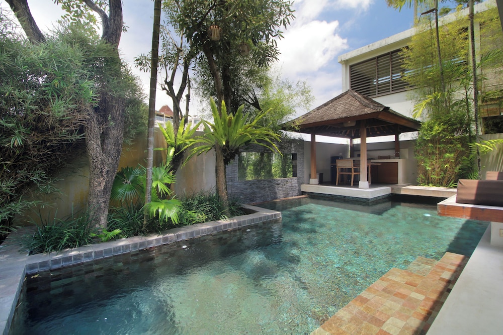 Tegal Sari Accommodation 36/50