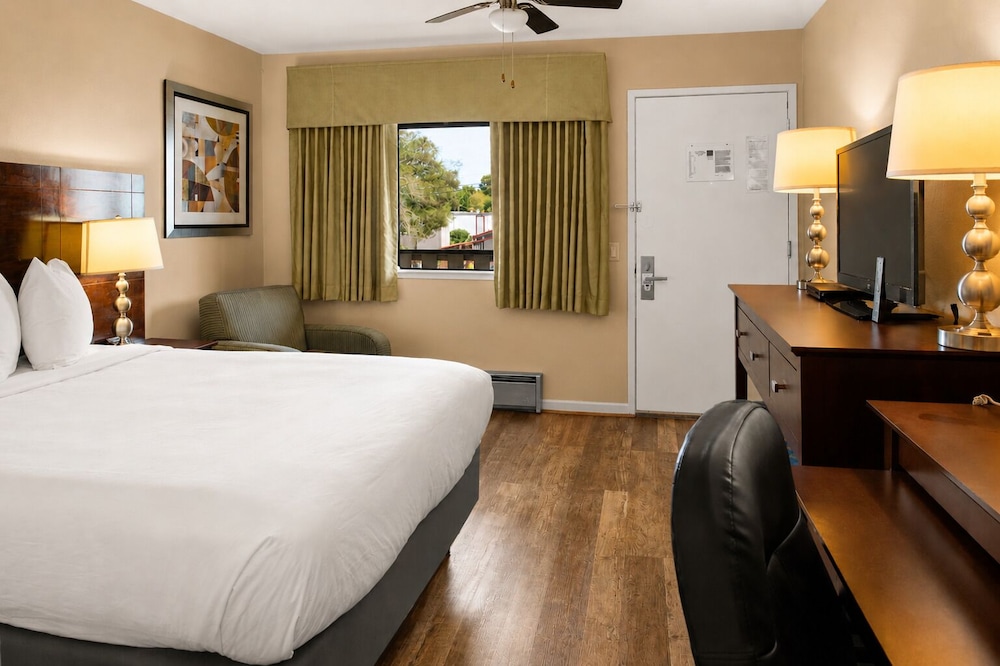 STANDARD, KING BED