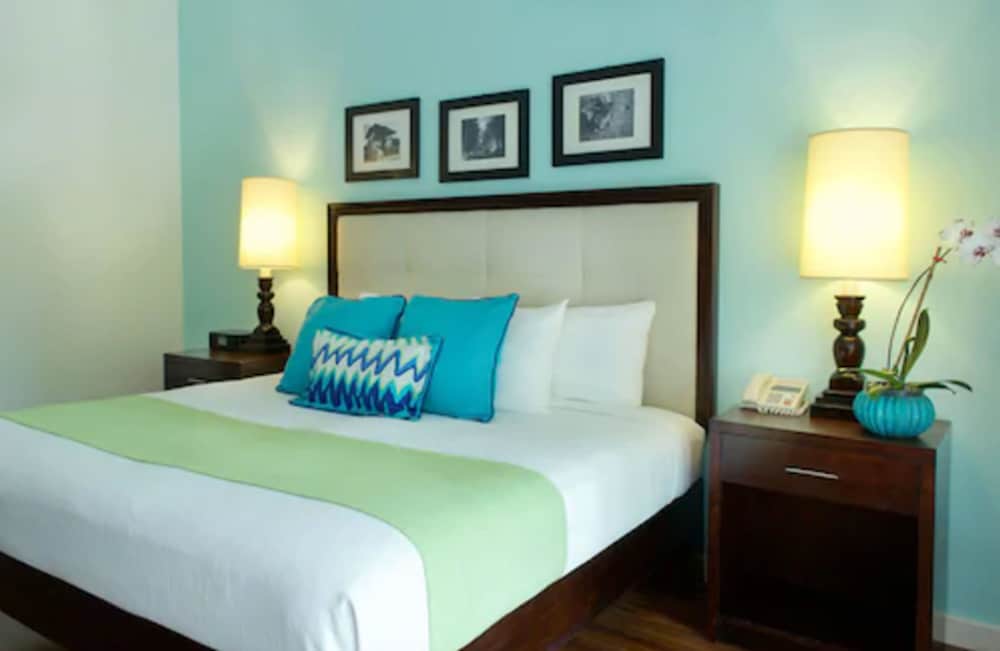 SUPERIOR, KING BED