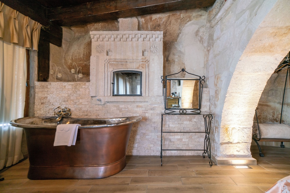 Divan Cave House 12/76