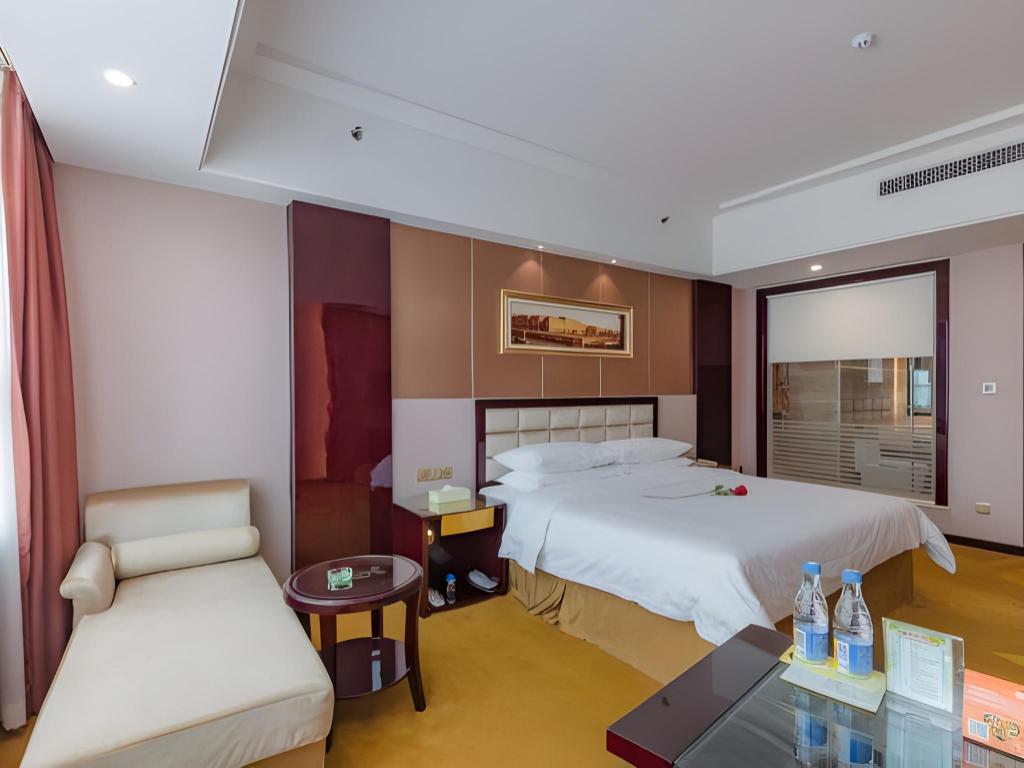 Vienna International Hotel (Zhongshan North Station) 27/57