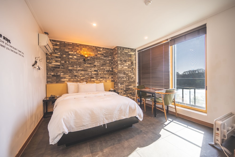 SUPERIOR, DOUBLE BED, BEACH FRONT