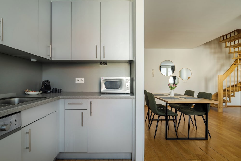 Ambiente Serviced Apartments - Centre 35/50