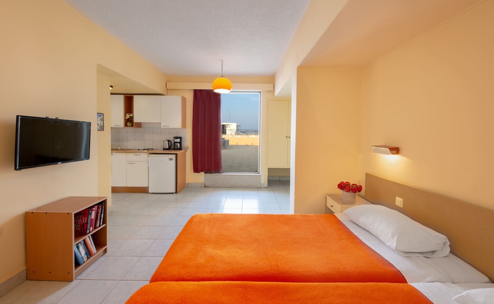 Pavlos Hotel 37/51