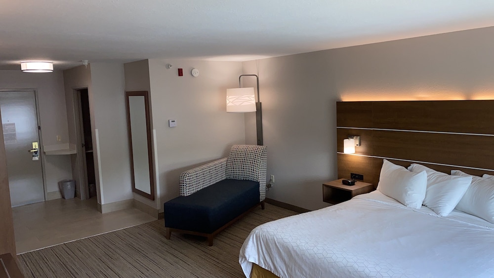 Holiday Inn Express Hotel And Suites Weston 15/54