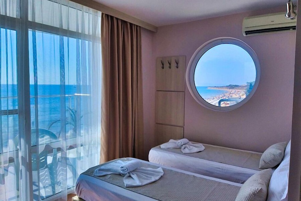 Aphrodite Hotel 44/73